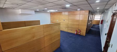 Oportunidad ARRIENDO Planta Oficinas 226m2 en calle Rosal Santiago Foto 4 de 10