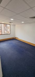 Oportunidad ARRIENDO Planta Oficinas 226m2 en calle Rosal Santiago Foto 7 de 10