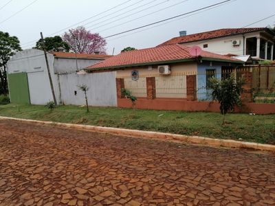 OPORTUNIDAD INVERSION ! CASA CON DEPOSITO EN ESQUINA  Foto 3 de 10