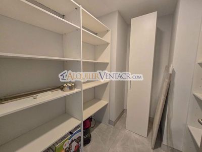  PARA ESTRENAR! LUJOSO APARTAMENTO CON VISTA EN ESCAZU CENTRO