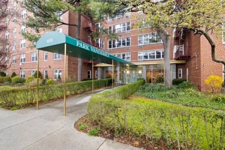 Park Vanderbilt, 651 Vanderbilt Street