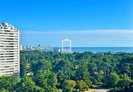 Piso alto, 2 dorm, 2 baños. Garaje. Bajos gastos