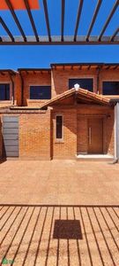  Piso para alquiler en Luque, Paraguay