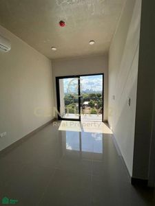  Piso para comprar en Luque, Paraguay