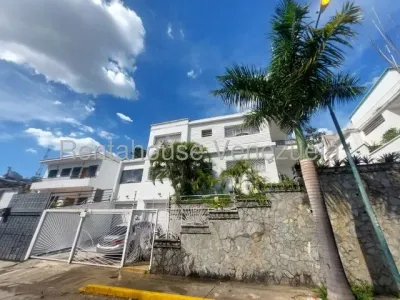 Preciosa Quinta Ubicada En Urb. Las Palmas , En Venta 25-11174