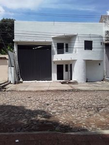 PROX. TERMINAL – AV. F. MORA: 600 M2, IMPECABLE DEPÓSITO + OFICINAS P/ EMPRESAS Y DEPÓSITO