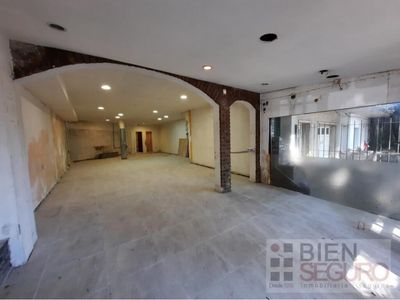 Próx. WTC. Excelente ubicación. Local comercial en alquiler