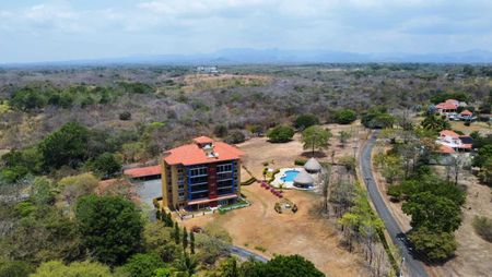 Punta Barco Resort. Riverside. 157mts 3r 3.5b 2est $220,000.00neg