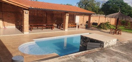 QUINTA EN ITAUGUA . A 2 CDRAS DE RUTA 2 - CON PISCINA Y CASA - EXCELENTE CALIDAD CONSTRUCT