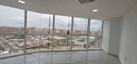 REALTYPLUS PLATINIUM Se Vende o Alquila Oficina Av. 5 de Julio, Maracaibo