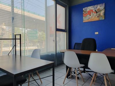 RENTA DE OFICINAS CORPORATIVAS EN MUNDO E.  Foto 2 de 5