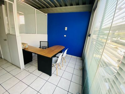 RENTA DE OFICINAS CORPORATIVAS EN MUNDO E.  Foto 3 de 5