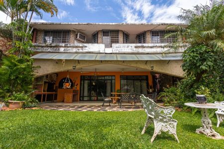 RESIDENCIA EN VENTA – BARRIO SAN JORGE