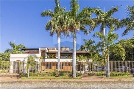 Residencia en Ycua Sati