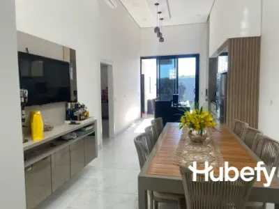 Residência Moderna e Sofisticada – Conforto e Segurança em Cada Detalhe!