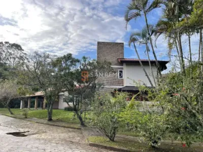 Rio Tavares | Casa 4 quartos, sendo 1 suite