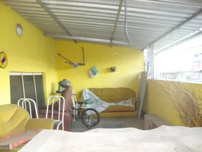 RM Imóveis vende casa 03 quartos no Carlos Prates.