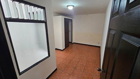 SA-165 Lindo apartamento con excelentes acabados, seguridad.