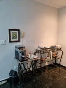 Sala ampla , Comercial, com divisória, 51,59 m2, 01 wc, 01 vaga de garagem,, piso porcelanato