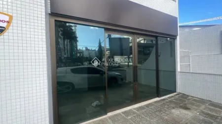 Sala Comercial de 110m² na Trindade