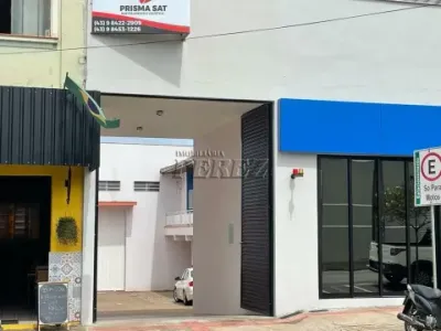 Sala comercial para alugar no centro em Londrina, na Rua Guaporé.