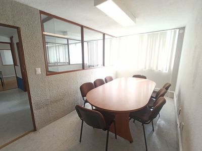 SALA DE JUNTA EN RENTA CERCA DE TI  Imagem 2 de 2