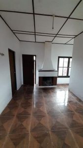 SAN CARLOS. VENDO CASA MAS APTO, A MTS.HOSPITAL Y SANAT. 500 DE TERRENO, GARAJE