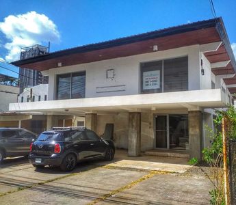 San Francisco. Casa para uso comercial 426mts 10est $4000.00