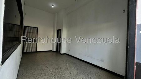 Sara V. Alquila Local Comercial Avenida Av. 2 Con Calle 8 Edf. Dobechi 4 La, Cabudare
