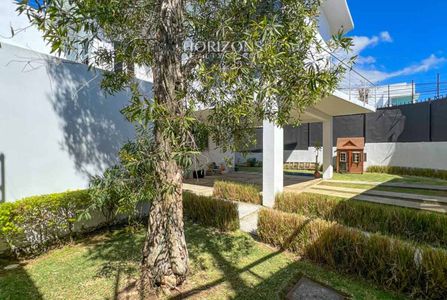  Se Alquila Casa Contemporánea en Curridabat 4 Habitaciones 4 Parqueos Amplio Patio nja1043