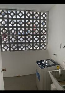 Se alquila habitación para Dama Panameña