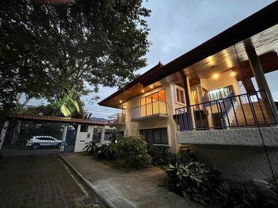  SE ALQUILA HERMOSA CASA EN CONDOMINIO Foto 2 de 11