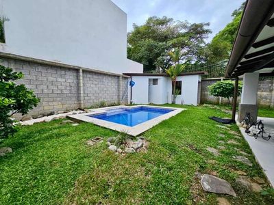  Se Aquila Hermosa Casa en Guayabos Curridabat