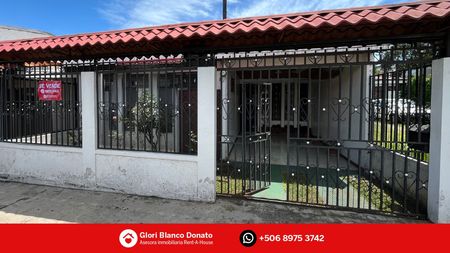SE VENDE CASA CON LOTE AMPLIO EN CURRIDABAT 