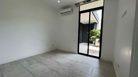  Se vende! Casa de un nivel en Santa Ana - Condominio $420,000 - negociable Foto 1 de 17