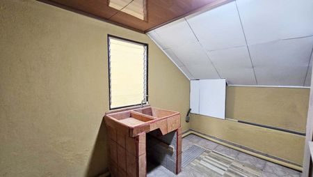  Se Vende Casa en Aserrí, Barrio las Tres Marías, financiamiento del 99%-B