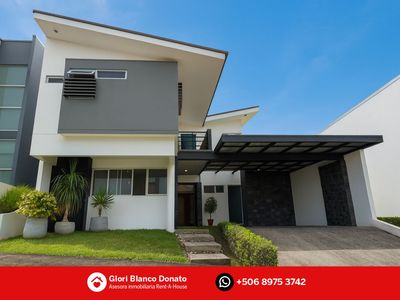 Se vende Casa en Condominio Génesis – San Rafael de Montes de Oca