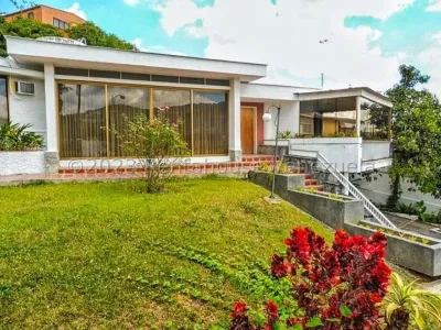 Se Vende Casa En Prados Del Este