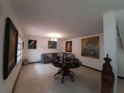 Se Vende Casa En Prados Del Este