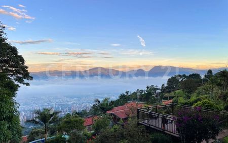 Se Vende Lote - El Poblado