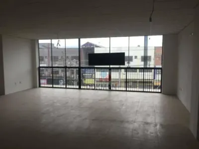 Seu negócio na entrada do guajuviras