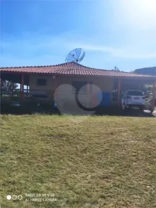 Sítio com 3 quartos à venda em Centro - MG