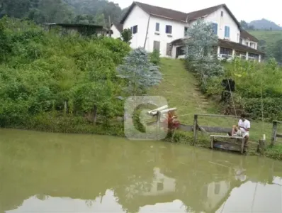 Sítio em Miguel Pereira, vizinho ao Vale as Videiras, município de Petrópolis, com 276.124m²