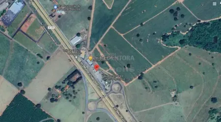 Sitio em Tanabi com 880 metros de frente para Euclides da Cunha, 12 alqueires