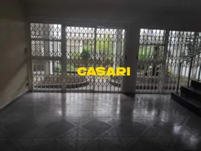 Sobrado 3 Dormitórios com Suíte, Churrasqueira e Vaga para 6 Carros – São Bernardo do Campo