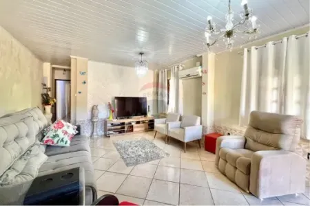 Sobrado à venda, 183m2, 03 dormitórios, bairro Nossa Senhora das Graças, Canoas, RS