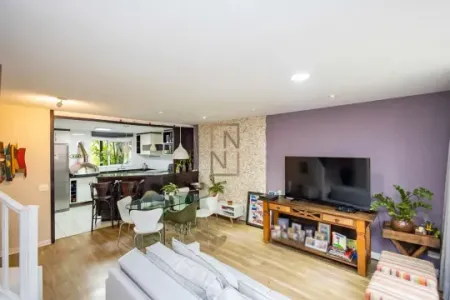 Sobrado à venda com 3 quartos (1 suíte) no bairro Mossunguê!