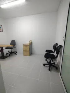 TE OFRECEMOS EN RENTA UNA OFICINA AMUEBLADA EN VIVEROS