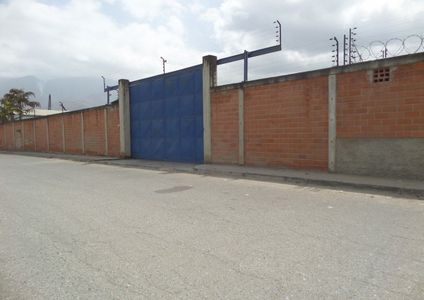 Terreno con Galpón en Venta
