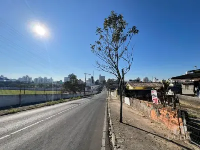 Terreno em posição privilegiada!